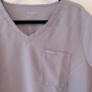 JAANUU 3 Pocket Scrub Top